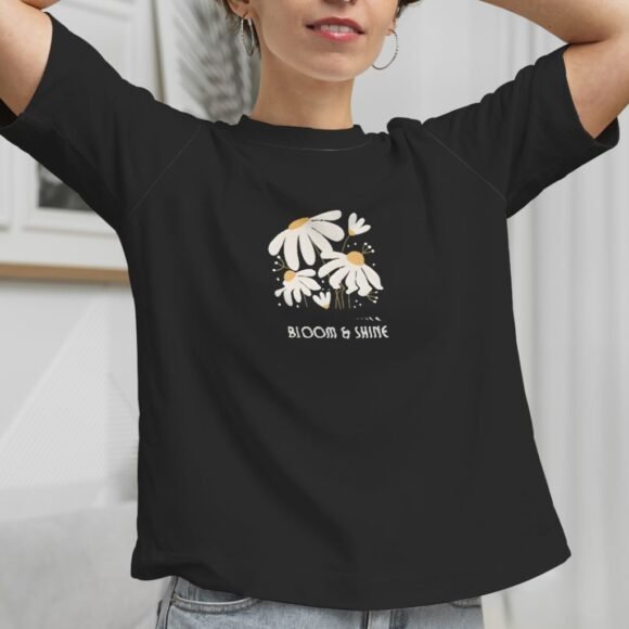 Women's Oversized Graphic T-Shirt – Stylish & Comfortable - Image 4