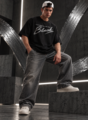 Black statement black oversize tee